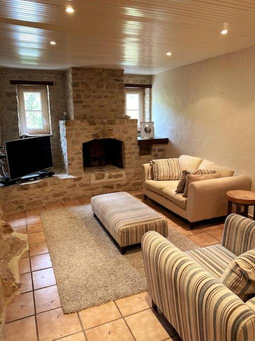 Uniquely Private Holiday Villa In The Charente Puyreaux Екстер'єр фото