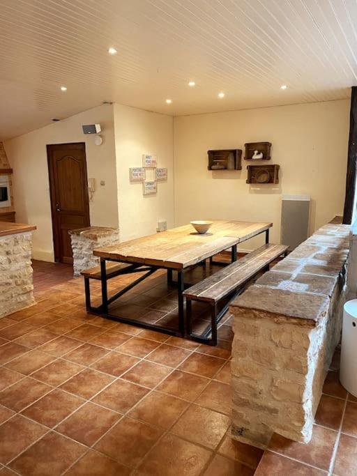 Uniquely Private Holiday Villa In The Charente Puyreaux Екстер'єр фото