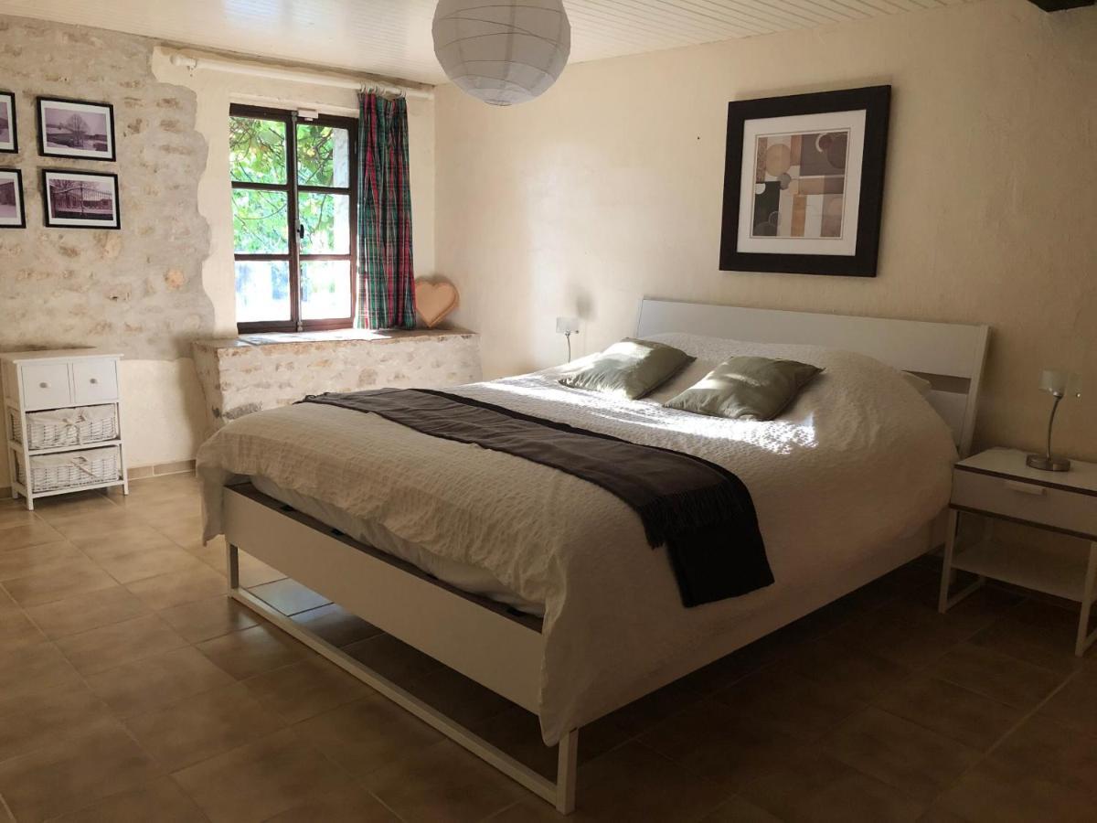 Uniquely Private Holiday Villa In The Charente Puyreaux Екстер'єр фото