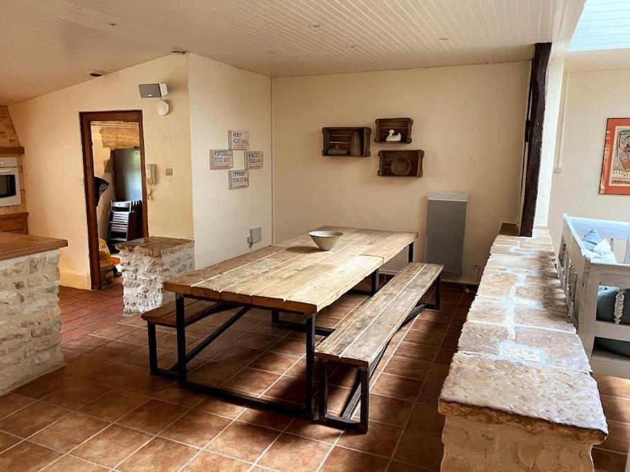 Uniquely Private Holiday Villa In The Charente Puyreaux Екстер'єр фото